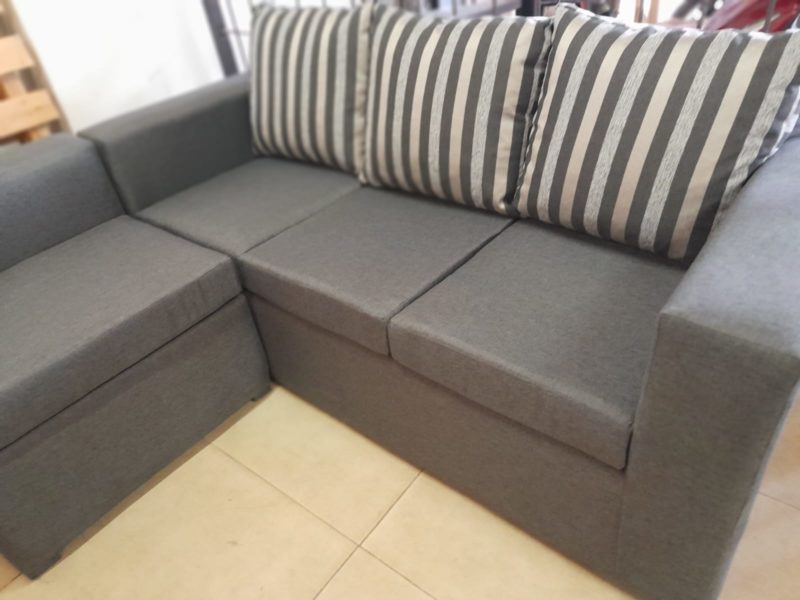 Sillon esquinero con almohadones