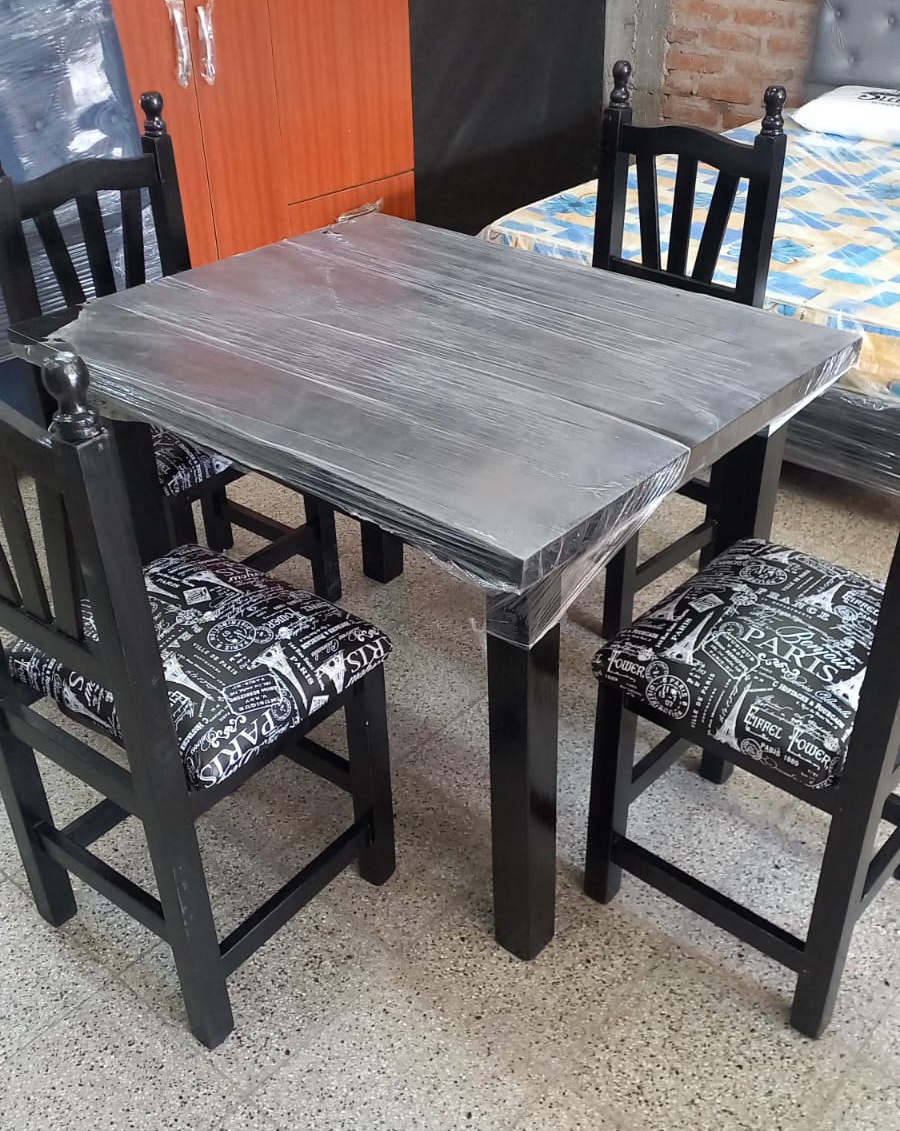 Mesa + 4 sillas pino negras livianas